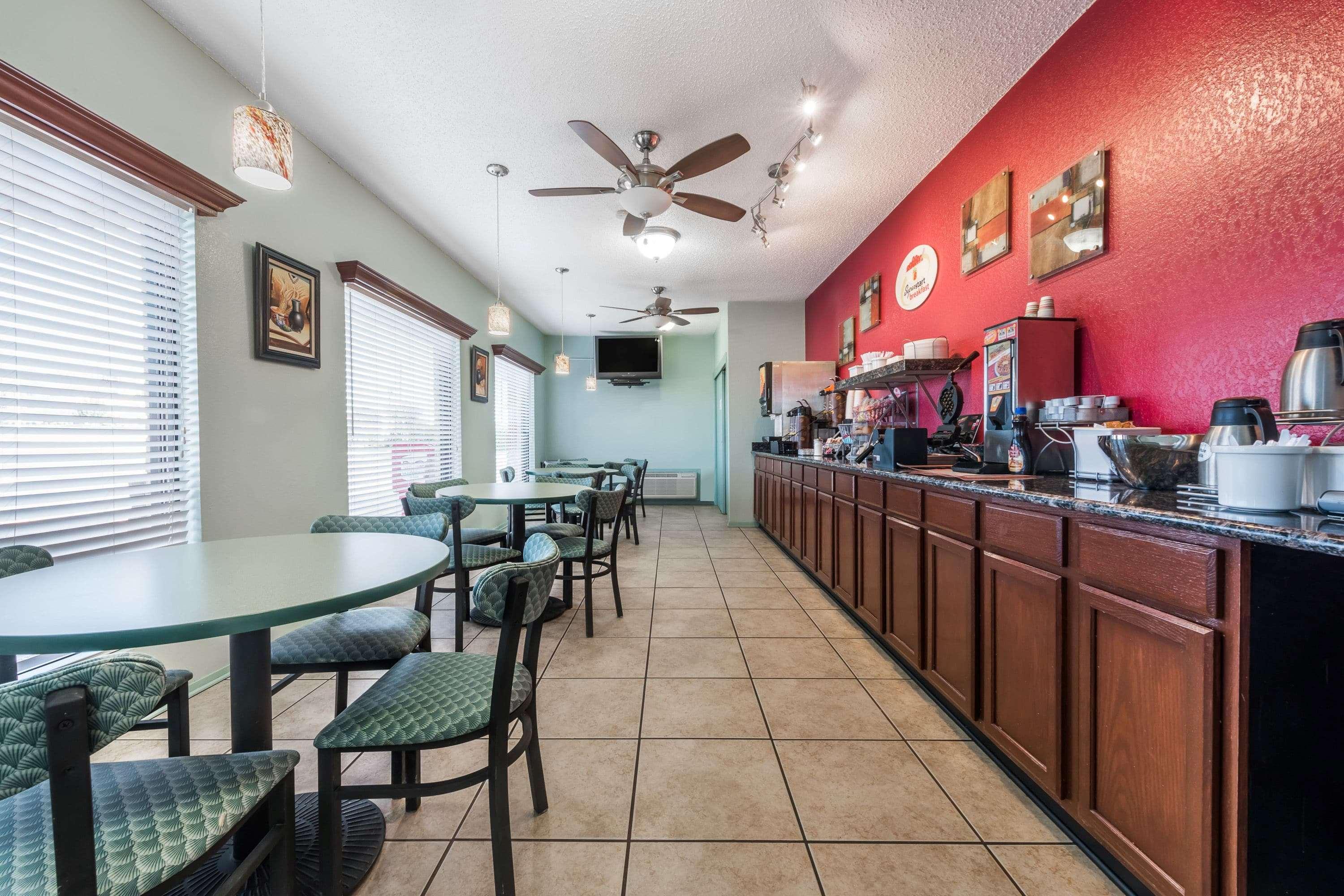 Super 8 By Wyndham Waco/Mall Area Tx Εξωτερικό φωτογραφία