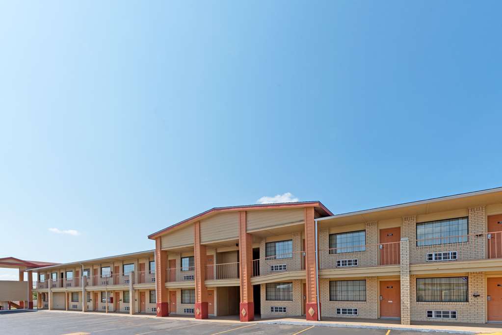 Super 8 By Wyndham Waco/Mall Area Tx Εξωτερικό φωτογραφία