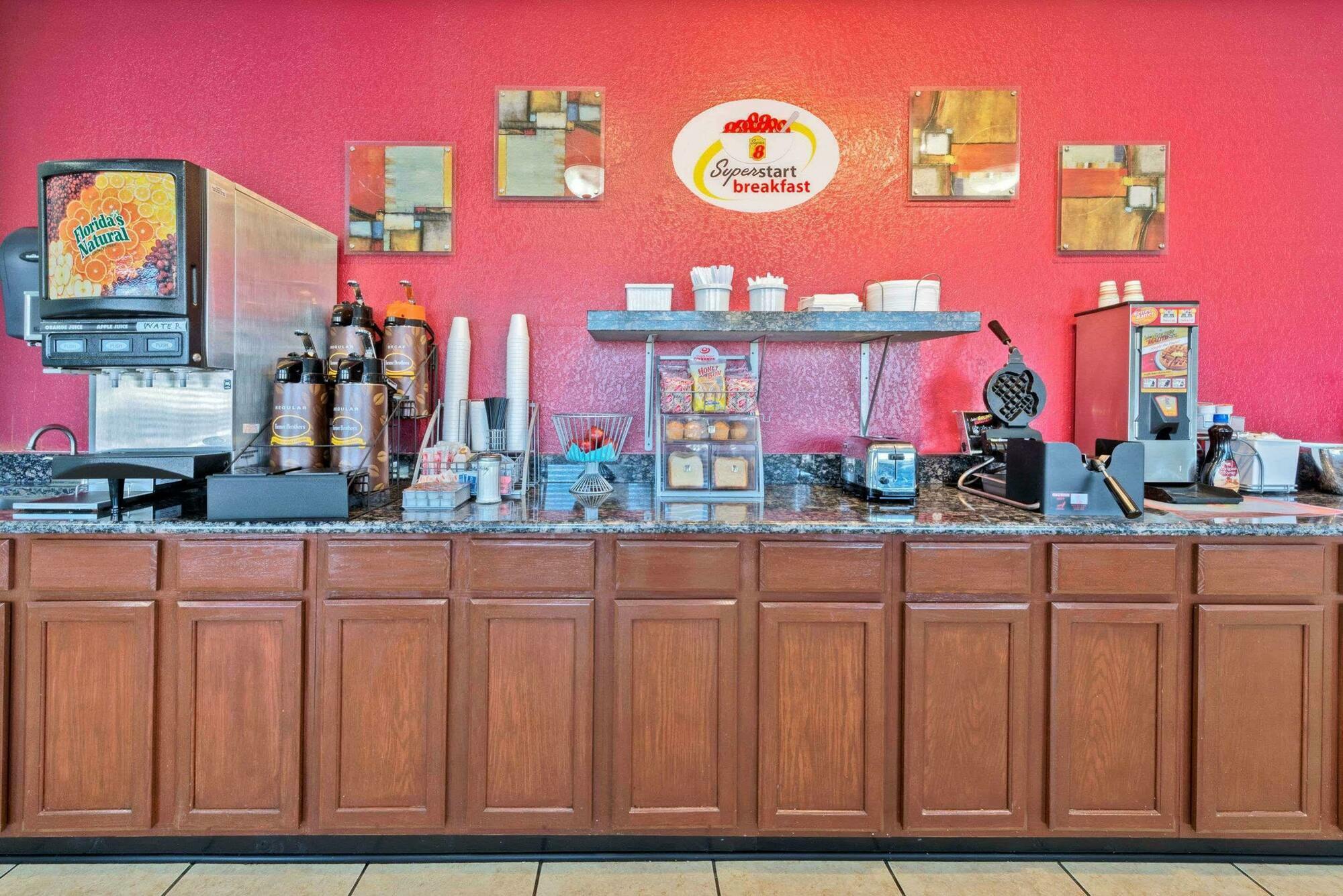 Super 8 By Wyndham Waco/Mall Area Tx Εξωτερικό φωτογραφία
